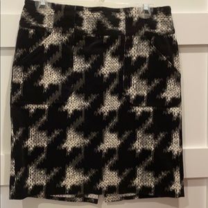 Houndstooth black and white corduroy skirt